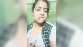 Bhabhi Spreading Pussy Lips With Dirty Talk Expressions