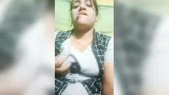 Bhabhi Spreading Pussy Lips With Dirty Talk Expressions