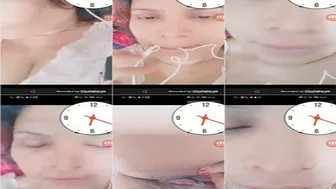 Bhabhi Spreading Her Pussy Wide During Naughty Video Call