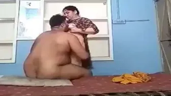 Mature Bhabhi Getting Pounded Hard By Chubby Neighbor Guy