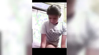 Shy Lankan Babe Exposing Her Perky Breasts On Hidden Camera