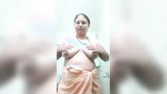 Tamil Aunty Fingering Her Wet Hairy Pussy Alone In Her Bedroom