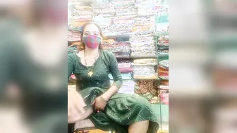Horny Bhabhi Spreading Her Ass And Pussy Wide Open For The Cam