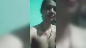 Village Bhabhi Making Naughty Video For Lover Showing Body Off