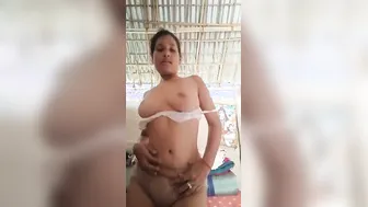 Naughty GF Stripping And Dancing Naked On Her Phone Cam