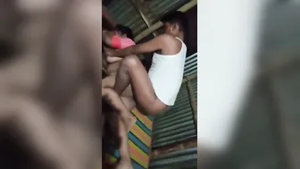 Desi Sluts Sharing Cock Together In Wild Group Session At Home