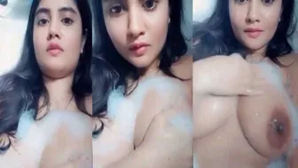 Sexy Girl Flashing Her Perky Tits While Relaxing In The Bathtub