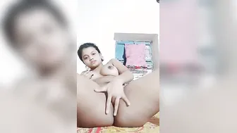 Thick Ass Babe Fingering Her Pussy And Asshole Together