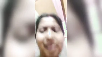 Lonely Housewife Spreading Her Pussy On Cam Begging For Cock