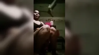 Village Milf Bhabhi Showing Off Her Big Naked Ass On Camera