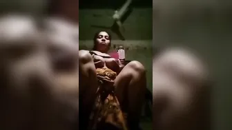 Village Milf Bhabhi Showing Off Her Big Naked Ass On Camera