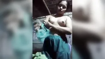 Slum Area Girl Stripping Naked For Her Boyfriend On Video Call