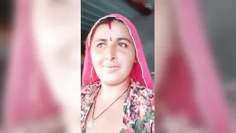 Village Wife Spreading Her Thick Meaty Pussy Lips On Webcam