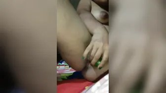 Horny Desi Girl Stuffing Cucumber Deep Inside Her Wet Pussy