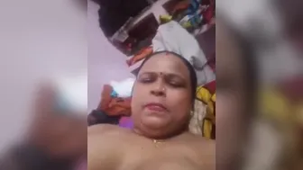 Mature Village Aunty Showing Off Wet Pussy During Video Chat