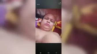 Mature Village Aunty Showing Off Wet Pussy During Video Chat