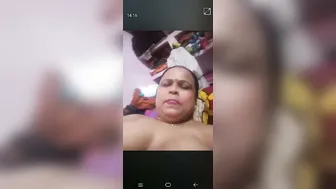 Mature Village Aunty Showing Off Wet Pussy During Video Chat