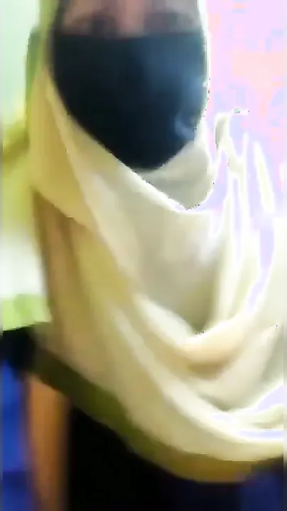 Married Bhabhi Filming Herself Naked Under Her Traditional Dress