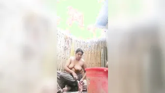 Bathing Outdoors My Village Gf Cleaning Her Wet Pussy For Me
