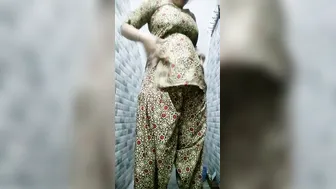 Chubby Indian Babe Showing Off Her Massive Natural Tits