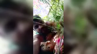 Desi GF Getting Fucked In The Woods Caught On Camera