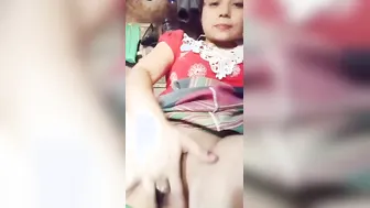 Young Babe Fingering Her Smooth Shaved Pussy On Webcam