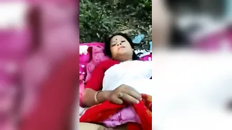 Village Wife Getting Her Pussy Filmed By Lover In The Woods