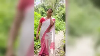 Village Wife Getting Her Pussy Filmed By Lover In The Woods