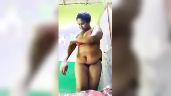 Fatty Babe Exposing Her Naked Body On Selfie Camera For Me