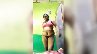 Fatty Babe Exposing Her Naked Body On Selfie Camera For Me