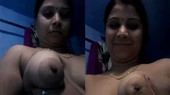 Married Bhabhi Recording Herself Naked While Bathing At Home