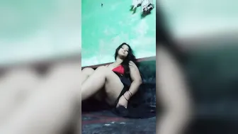 Fatty GF Spreading Her Legs Showing Pussy For Me