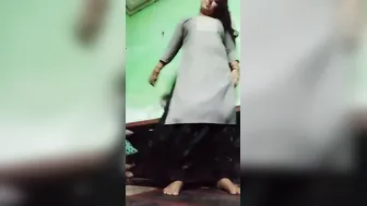 Fatty GF Spreading Her Legs Showing Pussy For Me