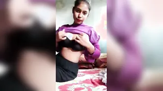 Bengali Babe Spreading And Fingering Herself On Camera For Him