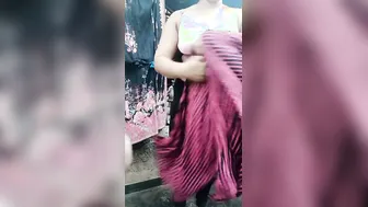 Curvy Village Girl Bathing Completely Naked In Backyard Alone