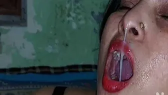 Horny Bhabhi Taking A Messy Facial After Sucking Him Dry