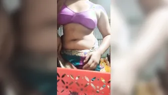 Chubby Bengali Babe Fingering Her Plump Wet Pussy At Home