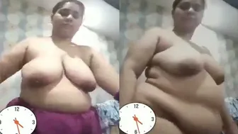 Thick Pakistani Wife Revealing Her Entire Body For The Camera