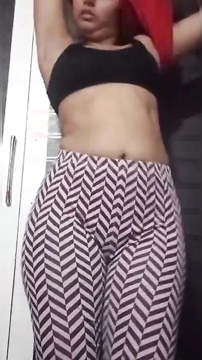 Sexy Desi Babe Stripping Completely Naked And Dancing For Camera