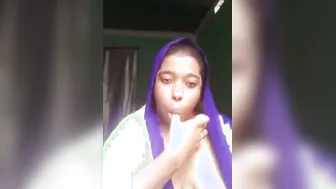 Naughty Bhabhi Sucking And Licking Her Own Nipples Solo