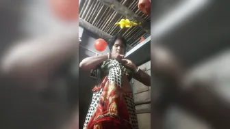 Unsatisfied Bhabhi Fingering Her Mature Pussy Alone In Bedroom