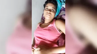 Filming My GF Naked Right Before We Fuck On The Bed