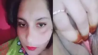 Rajasthani Slut Stripping Down Showing Off Her Naked Curves