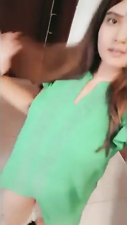 Beautiful Pakistani GF Slowly Removing Her Salwar Suit