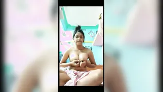 Desi Babe Oiling Up Naked Body Rubbing Pussy Getting Herself Off