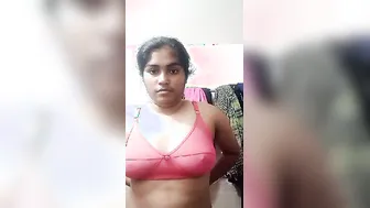 Kolkata GF Taking Nude Selfie Fingering Herself Alone