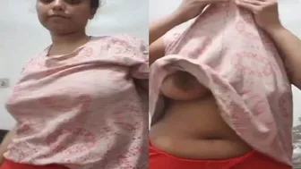 Bhabhi Flashing Her Big Tits Caught On Camera Going Viral