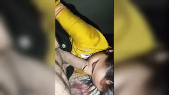 Married Woman Giving Sloppy Blowjob Showing Her Cleavage