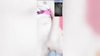 Beautiful College Babe Fingering Her Pussy In Leaked Footage