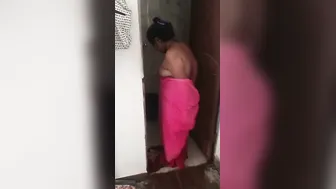 Mature Aunty Flashing Boobs To Secret Lover After Her Bath